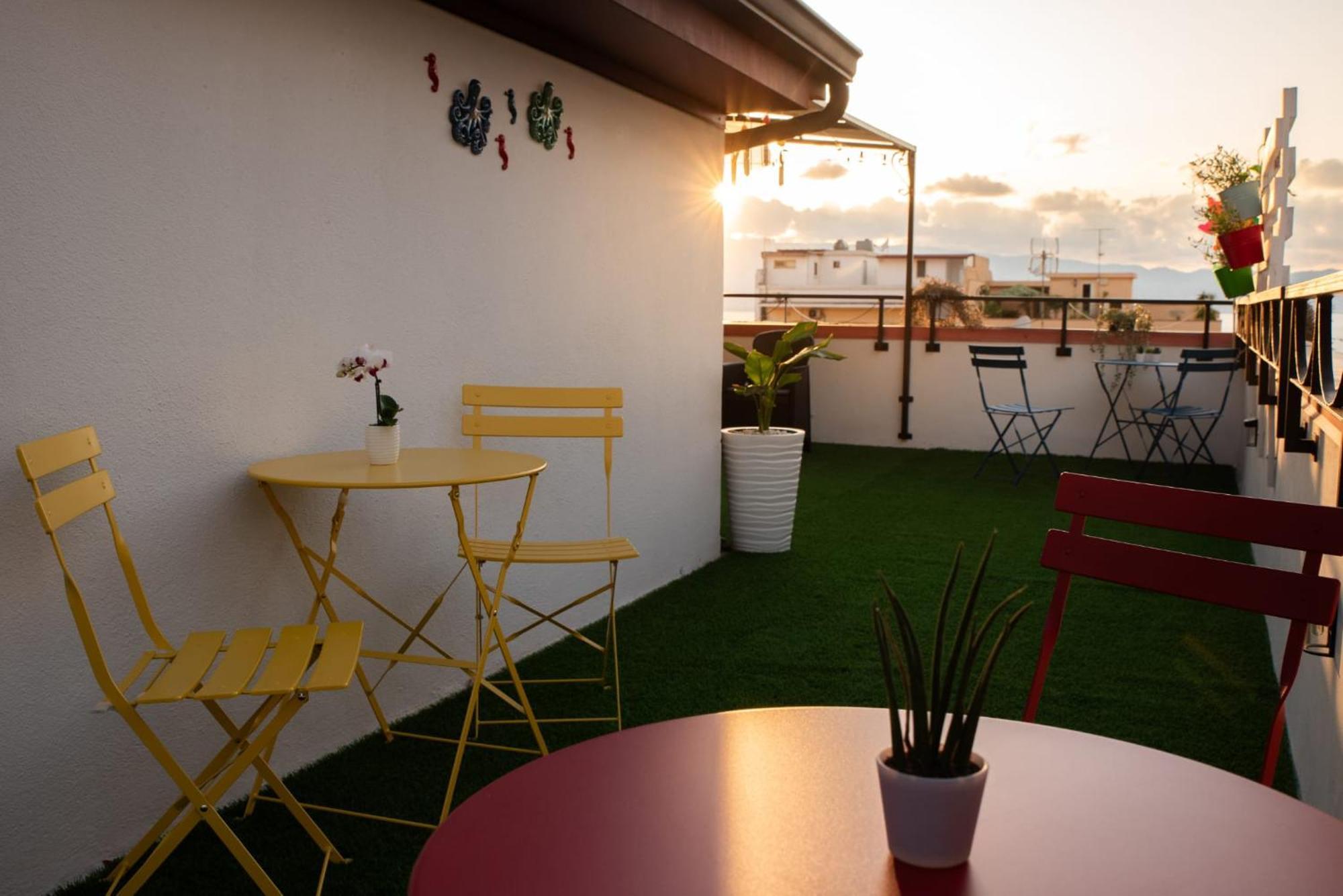 B&B Fuori Squadro - In Centro Con Terrazza Relax Vista Mare Reggio Calabria Exterior photo