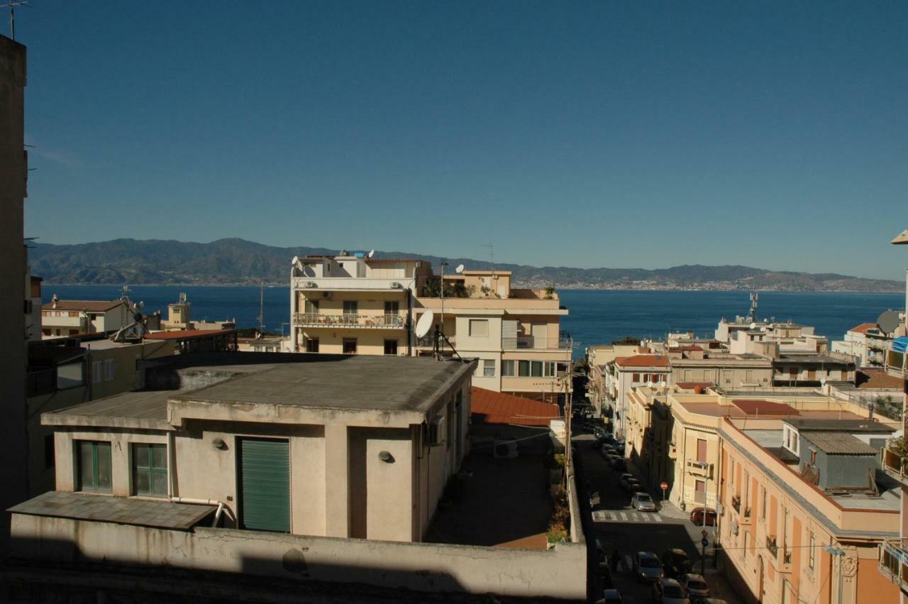 B&B Fuori Squadro - In Centro Con Terrazza Relax Vista Mare Reggio Calabria Exterior photo